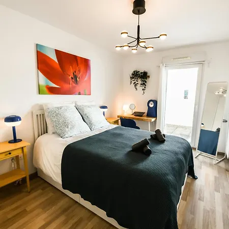 Lägenhet T2 Cocon Prestige Lyonnais : Securite Commodites *