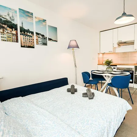 Cocon Prestige Lyonnais : Sécurité Et Commodités Apartamento *