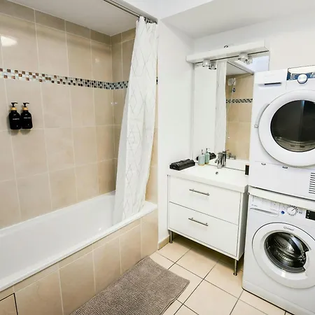 Cocon Prestige Lyonnais : Securite Et Commodites *