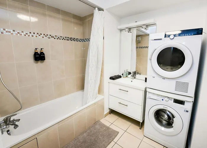 T2 Cocon Prestige Lyonnais : Securite Commodites Vénissieux